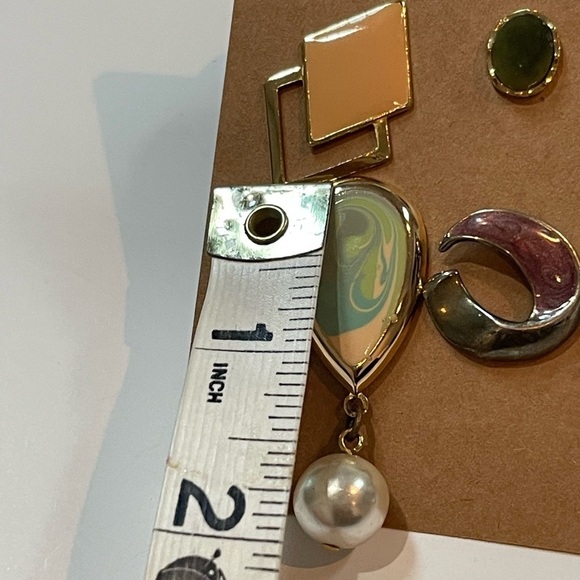 Vintage Mismatched  Enamel Beaded Earrings - Picture 5 of 7